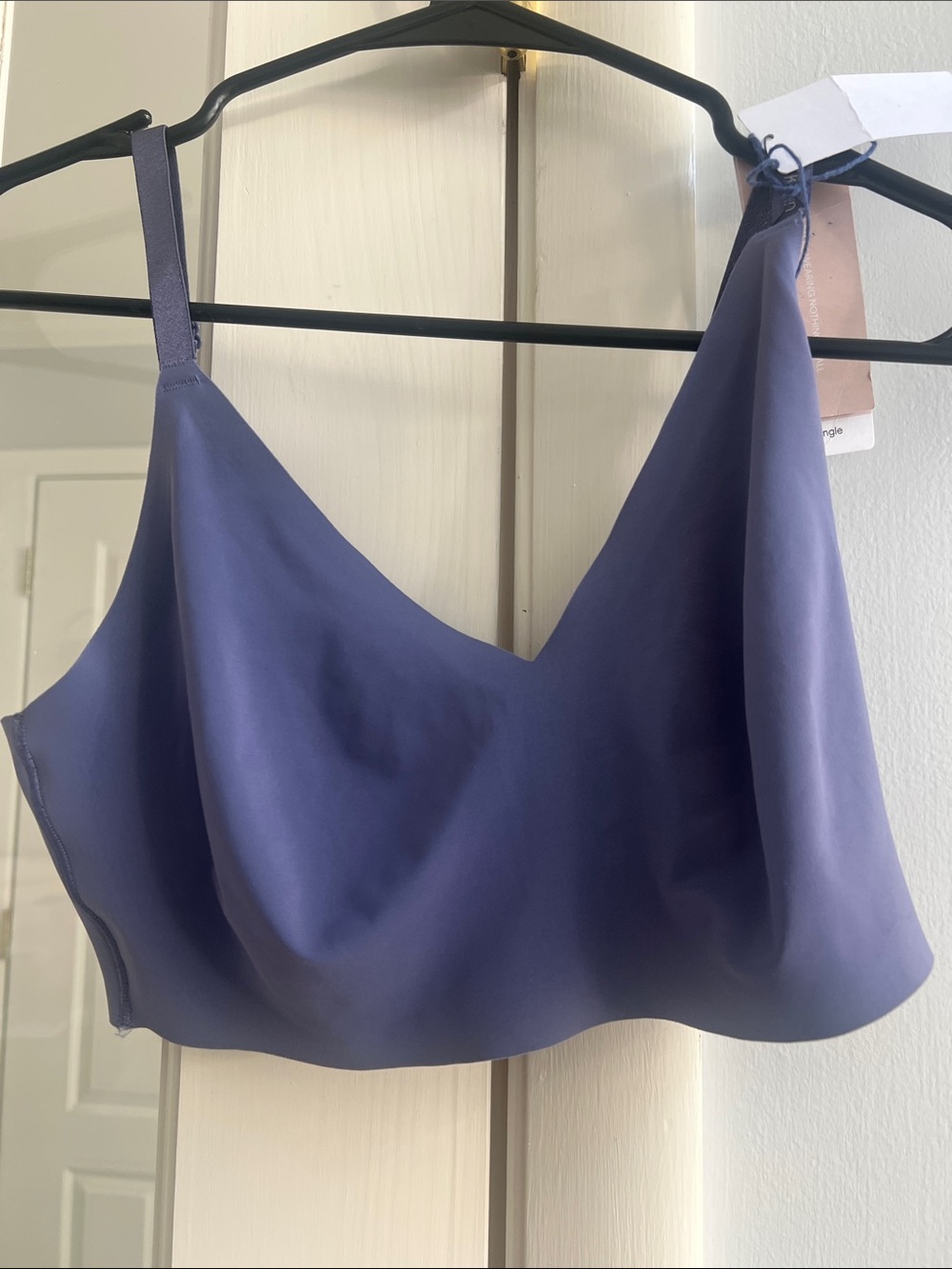 NWT Calvin Klein Invisibles Comfort Lightly Lined Triangle Bralett